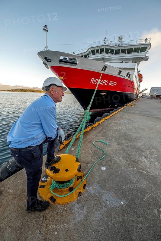Ship MS Richard With, bollard with mooring line, harbour Molde, Møre og Romsdal, Norway, Scandinavia, Europe, adventure trip, tourism, harbour, Hurtigruten, Hurtigruten trip, cruise, cruise ship, Molde, Møre og Romsdal, NOR, shipping company Hurtigruten AS, trip, destination, ship, sea trip, sightseeing, tourism, Norwegian, Scandinavian, touristic