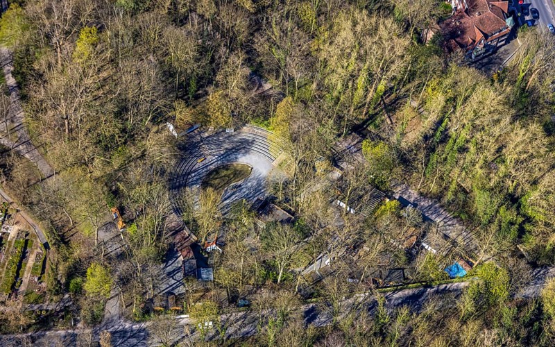 Aerial view, semicircular open-air stage, venue in the park, Werne, Ruhr area, North Rhine-Westphalia, Germany, DE, Europe, events, culture, art, aerial photography, aerial photography, Münsterland, theatre, overview, events, venue, event location, event centre, bird's-eye view, birds-eyes view, cultural use, overview