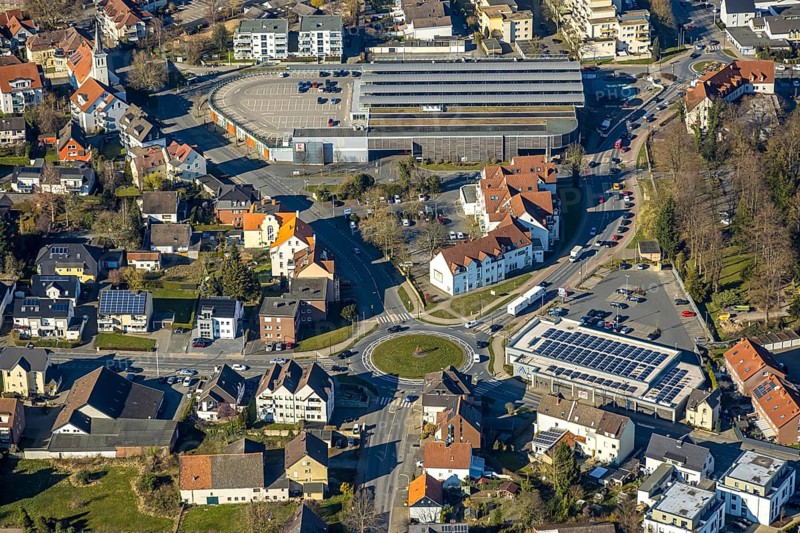 Aerial view, roundabout Hellweg, Aldi supermarket, above Kaufland supermarket, Werl, Soester Börde, North Rhine-Westphalia, Germany, DE, shopping centre, shopping markets, shopping place, shopping centre, Europe, roundabout, aerial view, aerial photography, aerial photography, local supply centre, shopping centre, supermarket, overview, bird's-eye view, overview
