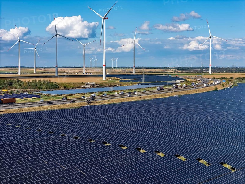86, 5 MW peak ground-mounted photovoltaic systems, from RWE, with over 141, 000 solar modules, on a verge, over 1 km long, along the A44 motorway near Bedburg, at the Jackerath junction, recultivated open-cast mining site, wind farm north of Titz, North Rhine-Westphalia, Germany