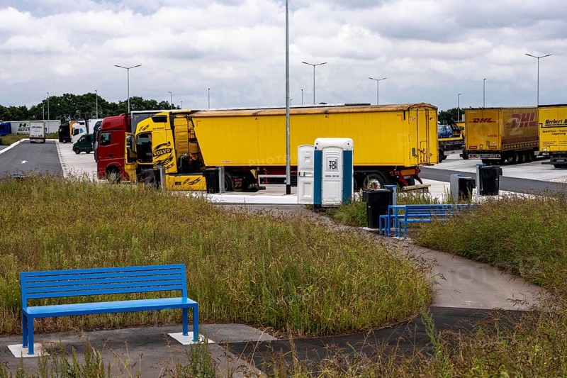 New large service area for trucks on the A1 motorway, largest parking area for trucks in North Rhine-Westphalia, at the Lichtendorf-Süd service area, near Schwerte, 170 trucks now have space at the new service area, cars and trucks park separately, sufficient space for manoeuvring, North Rhine-Westphalia, Germany