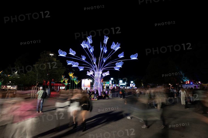 View of Hans-Jochen-Vogel-Platz at the Superbloom Festival at night, day 2 in the Olympic Park, Munich, 31/08/2025 Note: the photo was taken as a long exposure