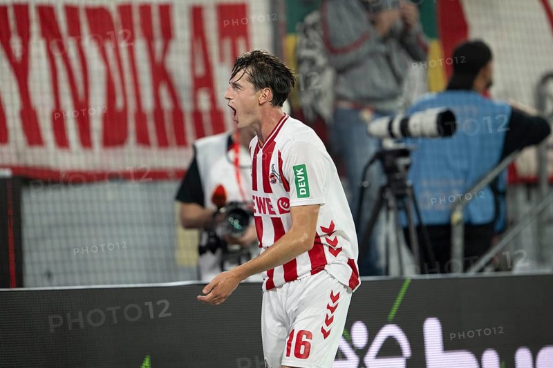 (DFL/DFB REGULATES PROHIBIT ANY USE OF PHOTOGRAPHS AS IMAGE SEQUENCES AND/OR QUASI-VIDEO), RheinEnergieStadion, Cologne, North Rhine-Westphalia, Jakub Kaminski (1.FC Köln, Midfield, #16), 1. Fußball Bundesliga, 1.FC Köln, SC Freiburg on 31.08.2025 at the RheinEnergieStadion in Cologne Germany
