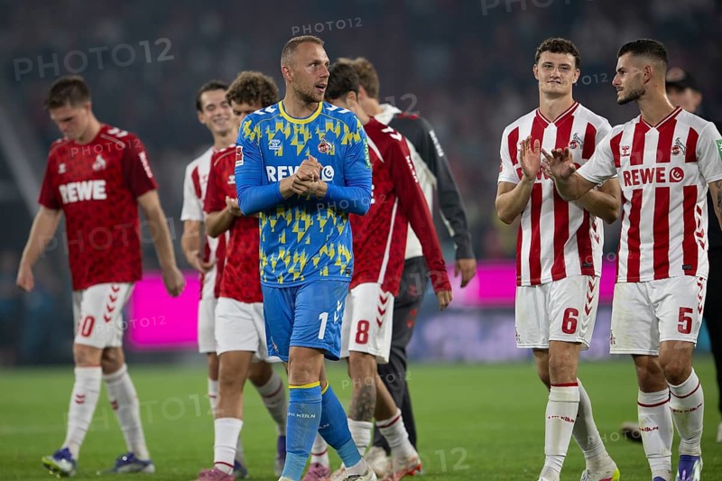 (DFL/DFB REGULATES PROHIBIT ANY USE OF PHOTOGRAPHS AS IMAGE SEQUENCES AND/OR QUASI-VIDEO), RheinEnergieStadion, Cologne, North Rhine-Westphalia, Marvin Schwäbe (1.FC Köln, Goalkeeper, #1), Eric Martel (1.FC Köln, midfield, #6), Tom Krauß (1.FC Köln, midfield, #5), 1. Fußball Bundesliga, 1.FC Köln, SC Freiburg on 31.08.2025 at the RheinEnergieStadion in Cologne Germany
