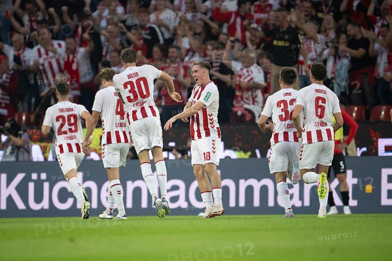 (DFL/DFB REGULATES PROHIBIT ANY USE OF PHOTOGRAPHS AS IMAGE SEQUENCES AND/OR QUASI-VIDEO), RheinEnergieStadion, Cologne, North Rhine-Westphalia, Marius Bülter (1.FC Köln, forward, #30), Isak Joannesson (1.FC Köln, midfield, #18), Kristoffer Lund (1.FC Köln, defence, #32), Eric Martel (1.FC Köln, midfield, #6), 1. Fußball Bundesliga, 1.FC Köln, SC Freiburg on 31.08.2025 at the RheinEnergieStadion in Cologne Germany