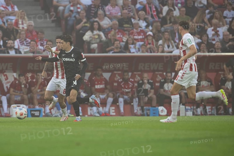 (DFL/DFB REGULATES PROHIBIT ANY USE OF PHOTOGRAPHS AS IMAGE SEQUENCES AND/OR QUASI-VIDEO), RheinEnergieStadion, Cologne, North Rhine-Westphalia, Denis Huseinbasic (1.FC Köln, midfield, #8), Yuito Suzuki (SC Freiburg, midfield, #14), 1st Bundesliga, 1.FC Köln, SC Freiburg on 31.08.2025 at the RheinEnergieStadion in Cologne Germany