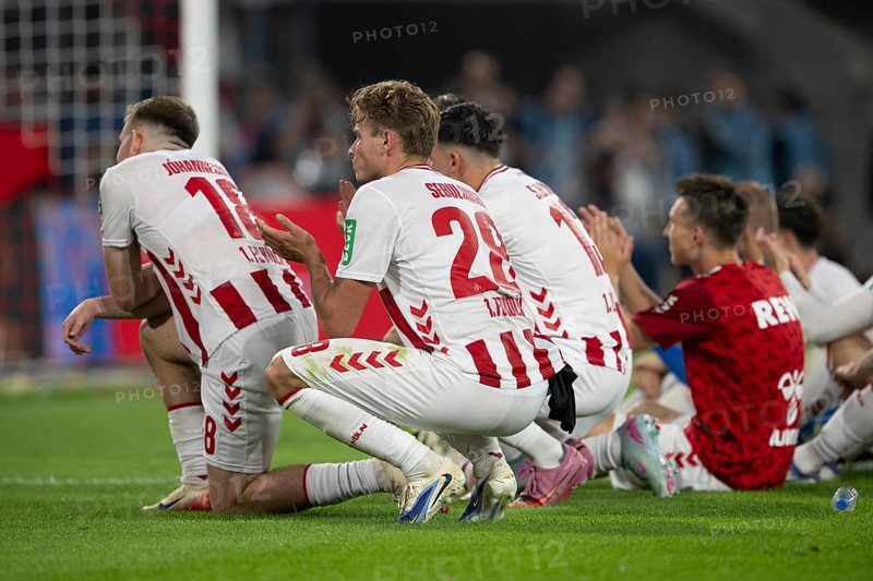(DFL/DFB REGULATES PROHIBIT ANY USE OF PHOTOGRAPHS AS IMAGE SEQUENCES AND/OR QUASI-VIDEO), RheinEnergieStadion, Cologne, North Rhine-Westphalia, Isak Joannesson (1.FC Köln, Midfield, #18), Sebastian Sebulonsen (1.FC Köln, Defence, #28), 1st Bundesliga, 1.FC Köln, SC Freiburg on 31.08.2025 at the RheinEnergieStadion in Cologne Germany