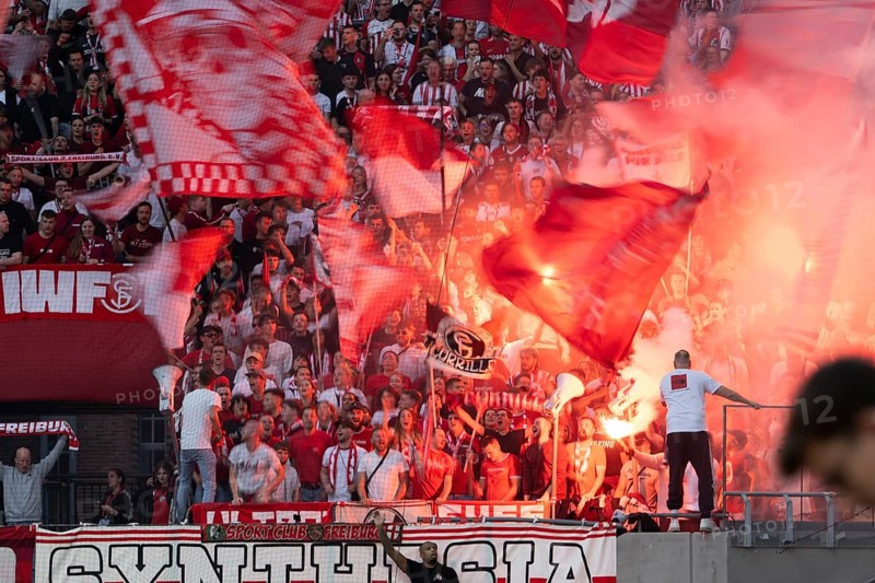 (DFL/DFB REGULATES PROHIBIT ANY USE OF PHOTOGRAPHS AS IMAGE SEQUENCES AND/OR QUASI-VIDEO), RheinEnergieStadion, Cologne, North Rhine-Westphalia, Südkurve, 1st Bundesliga, 1.FC Köln, SC Freiburg on 31.08.2025 at the RheinEnergieStadion in Cologne Germany