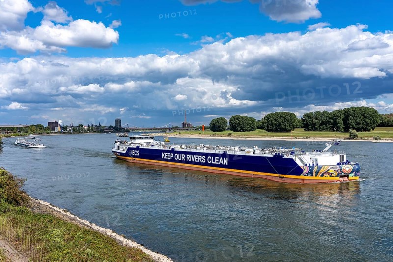 INEOS gas tankers transport butane gas from the ARA area, Antwerp-Rotterdam-Amsterdam, to the Ineos cracker plant in Cologne, the Onion has 6 cargo tanks with a capacity of 7 4, 446 tonnes, near Duisburg, North Rhine-Westphalia, Germany