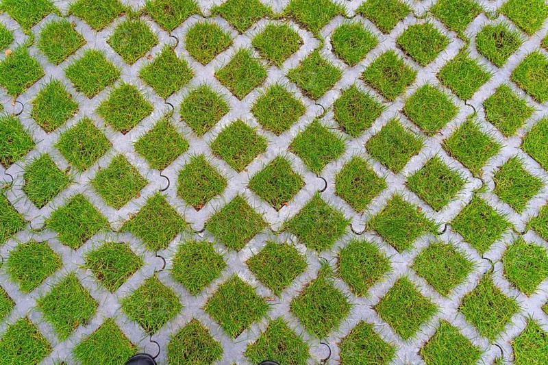 Lawn pavers, made of concrete, instead of completely sealing an area with paving stones, concrete or asphalt, you can choose this method and let grass grow in the spaces between the pavers, unsealing of surfaces, sponge city principle, rainwater can be absorbed so well by the soil