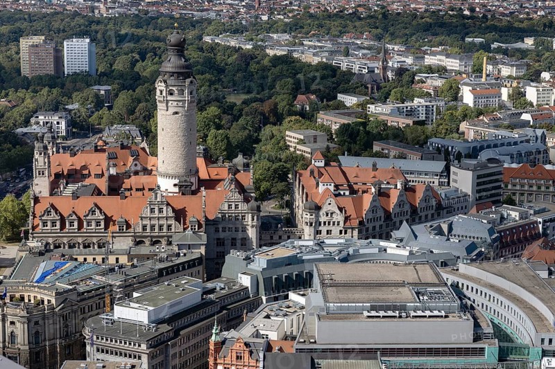 View from the observation deck of the City Skyscraper towards the new town hall, town hall tower, Leipzig, Saxony, Germany, 26/08/2025 < english> View from the observation deck of the City Skyscraper towards the new town hall, town hall tower, Saxony, 26/08/2025