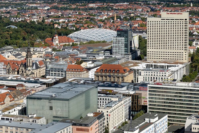 View from the observation deck of the City Tower towards the Zoo, Sparkasse, and The Westin Leipzig Hotel, Leipzig, Saxony, Germany, 26/08/2025 < english> View from the observation deck of the City Tower towards the Zoo, Sparkasse, and The Westin Leipzig Hotel, Saxony, 26/08/2025