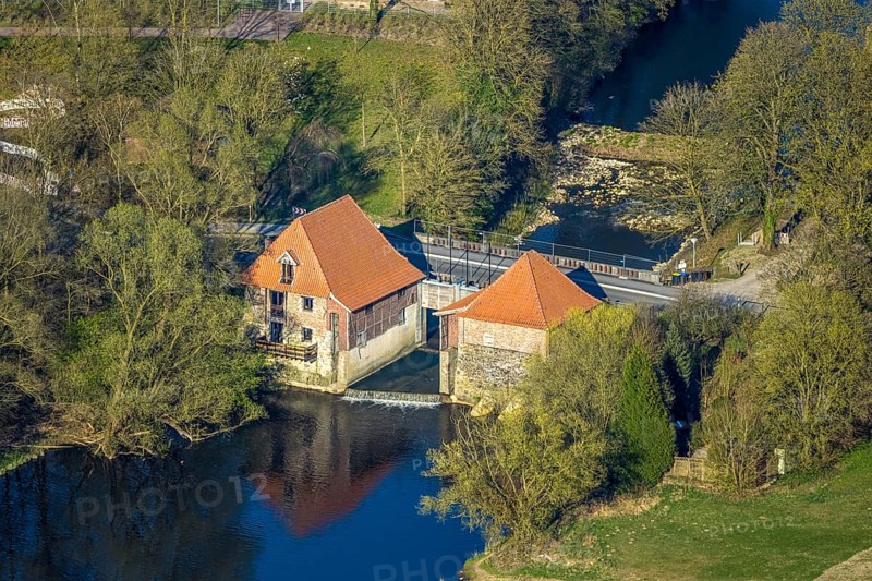 Aerial view, Füchtelner Mühle as hydroelectric power station, river Stever and weir Köckelsumer Straße, Olfen-Kirchspiel, Olfen, Münsterland, North Rhine-Westphalia, Germany, DE, Europe, aerial view, aerial photography, aerial photography, mill, overview, bird's-eye view, overview