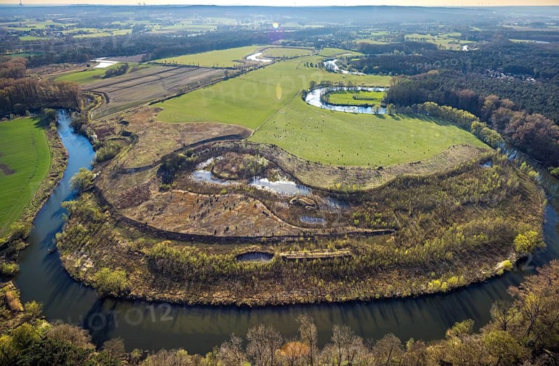 Aerial view, Lippe floodplain and river Lippe meander at the sewage treatment plant Olfen, Olfen-Kirchspiel, Olfen, Münsterland, North Rhine-Westphalia, Germany, DE, Europe, river, river meander, Lippe floodplain, Lippe floodplain loop, aerial photograph, aerial photography, aerial photography, overview, bird's-eye view, overview