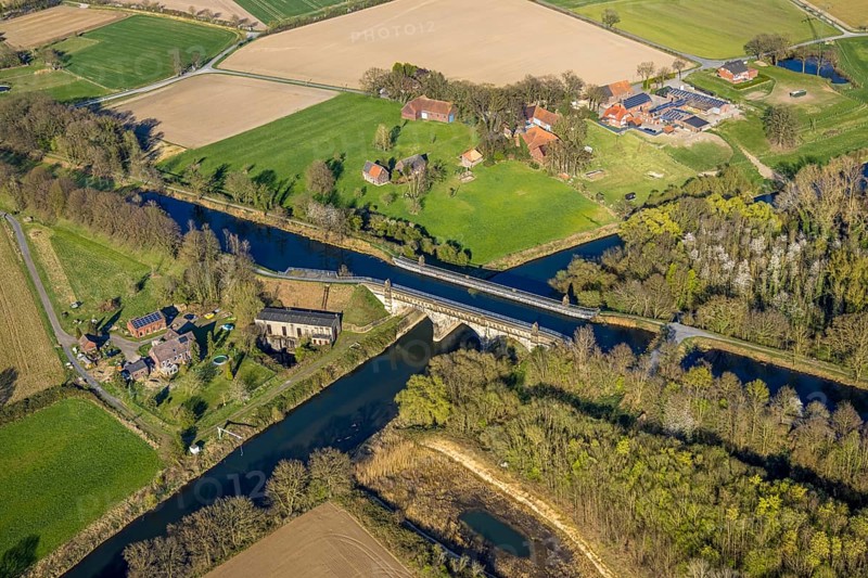 Aerial view, river development and floodplain development of the Lippe Vogelsang, renaturation, old canal bridge river Lippe Alte Fahrt, NSG Lippeaue, city limits Olfen-Datteln, Olfen-Kirchspiel, Olfen, Münsterland, North Rhine-Westphalia, Germany, DE, Europe, river, aerial view, aerial photography, aerial photography, overview, subway, bird's-eye view, bird's-eye view, overview