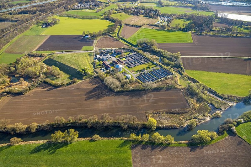 Aerial view, Lippeverband sewage treatment plant Dattelner Mühlenbach, NSG Lippeaue and river Lippe, city limits Olfen-Datteln, Hötting, Datteln, Münsterland, North Rhine-Westphalia, Germany, DE, Europe, river, aerial view, aerial photography, aerial photography, Olfen, overview, subway, bird's-eye view, overview