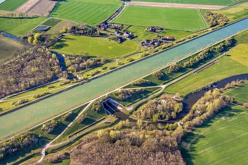 Aerial view, Hohe Mark nature park Park, Datteln-Ems Canal canal overpass and river Stever, Olfen-Kirchspiel, Olfen, Münsterland, North Rhine-Westphalia, Germany, DE, Europe, canal, aerial view, aerial photography, aerial photography, overview, subway, bird's-eye view, birds-eyes view, overview