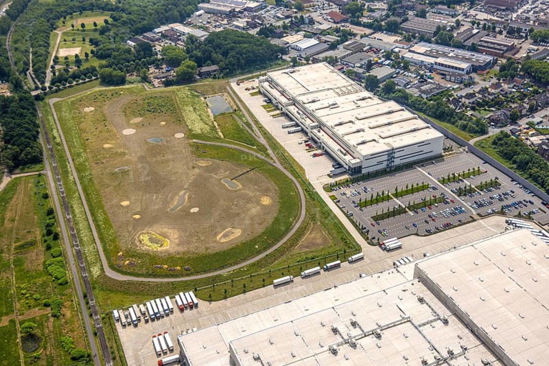 Aerial view, Picnic FCA Oberhausen GmbH e-food warehouse, construction site Schwarze Heide, Schwarze Heide, Oberhausen, Ruhr area, North Rhine-Westphalia, Germany, construction work, construction area, construction site, building site, construction project, construction site, DE, Europe, commercial enterprises, commercial area, commercial area, commercial property, commercial park, commercial location, commercial use, industrial area, industrial location, logistics, logistics service, logistics service provider, logistics provider, logistics centre, aerial view, aerial photography, aerial photography, new construction, overview, bird's-eye view, overview, OberhausenNord