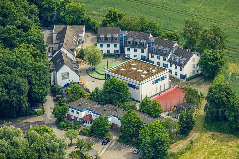Aerial view, Peace Village International, non-profit organisation - help for children from war zones and crisis areas, Walsumer Mark, Oberhausen, Ruhr area, North Rhine-Westphalia, Germany, DE, Europe, aerial view, aerial photography, aerial photography, overview, bird's-eye view, overview, OberhausenNorth