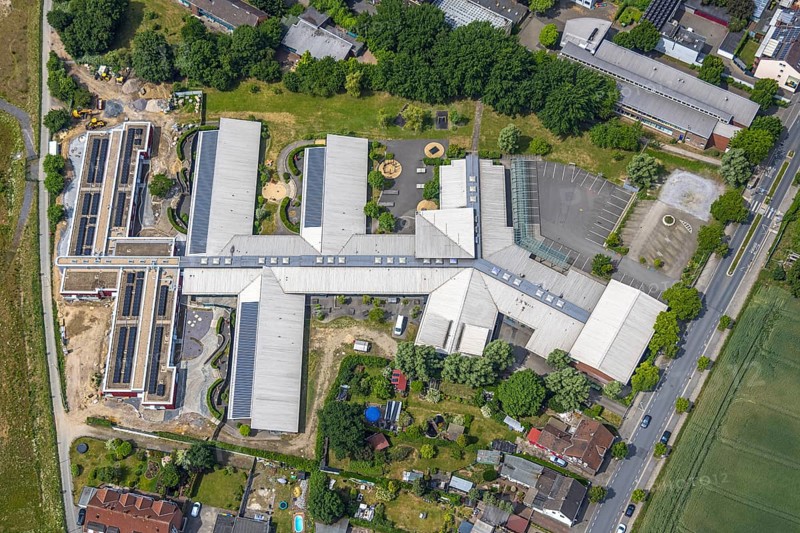Aerial photo, LVR-Christoph-Schlingensief-Schule Waldorfschule, Schwarze Heide, Oberhausen, Ruhr area, North Rhine-Westphalia, Germany, education, educational institution, DE, Europe, educational institute, aerial photography, aerial photography, aerial photography, school, overview, bird's-eye view, birds-eyes view, overview, OberhausenNord