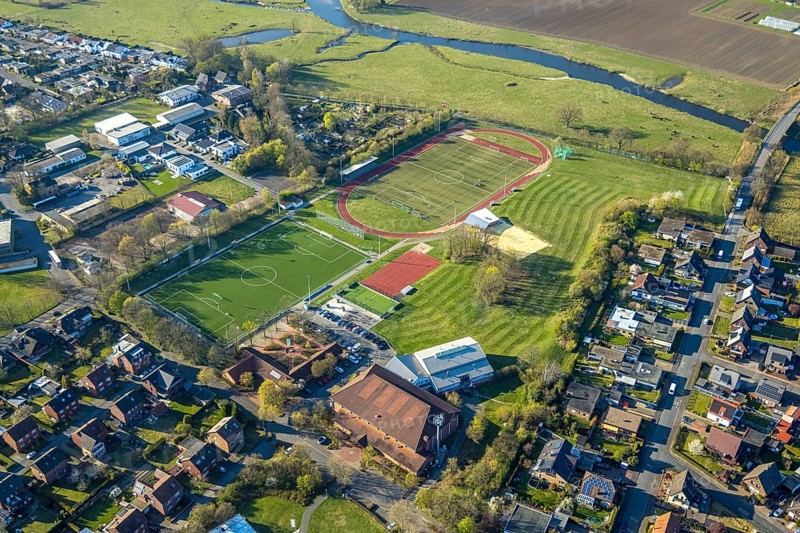 Aerial view, Stever Sportpark with Steverstadion, sports facility football stadium and athletics stadium, Olfen-Stadt, Olfen, Münsterland, North Rhine-Westphalia, Germany, Arena, DE, Europe, football pitch, football stadium, athletics stadium, aerial view, aerial photography, aerial photography, sports, sports facilities, sports field, sports facility, stadium, overview, bird's-eye view, overview