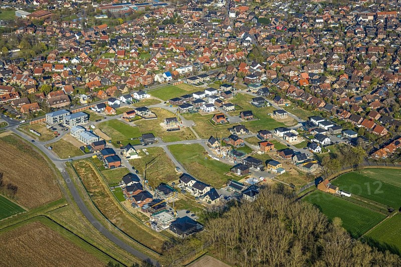 Aerial view, construction area, new development area Olfener Heide, streets with flower names, residential area overview Olfen, Olfen city, Olfen, Münsterland, North Rhine-Westphalia, Germany, construction work, construction area, construction site, building plots, construction project, construction site, DE, Europe, large construction site, property tax, real estate, aerial view, aerial photography, aerial photography, overview, bird's eye view, living and living, residential area, residential quality, residential neighbourhood, housing estate, residential area, birds-eyes view, overview