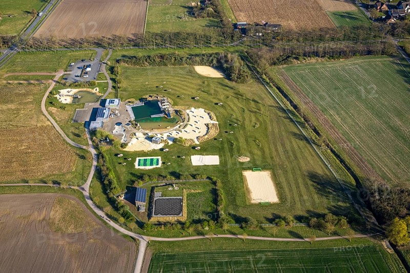 Aerial view, natural swimming pool Olfen outdoor pool and sandy beach and water playground, Olfen-Kirchspiel, Olfen, Münsterland, North Rhine-Westphalia, Germany, DE, Europe, aerial view, aerial photography, aerial photography, playground, overview, bird's eye view, birds-eyes view, overview