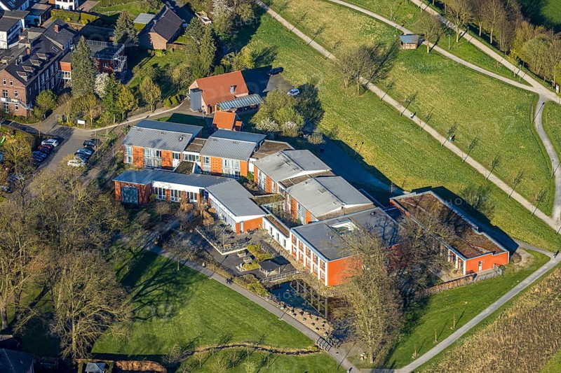 Aerial view, St. Vitus Stift GmbH retirement home, Olfen-Stadt, Olfen, Münsterland, North Rhine-Westphalia, Germany, retirement home, nursing home, care and nursing, DE, Europe, aerial view, aerial photography, aerial photography, care facility, retirement home, retirement residence, retirement home, senior centre, overview, bird's-eye view, overview