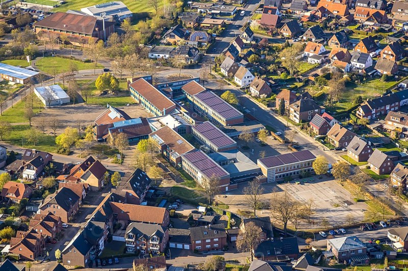 Aerial photo, Wolfhelmschule comprehensive school, Olfen-Stadt, Olfen, Münsterland, North Rhine-Westphalia, Germany, education, educational institution, DE, Europe, comprehensive school, educational institute, aerial photography, aerial photography, aerial photography, school, overview, bird's-eye view, birds-eyes view, overview