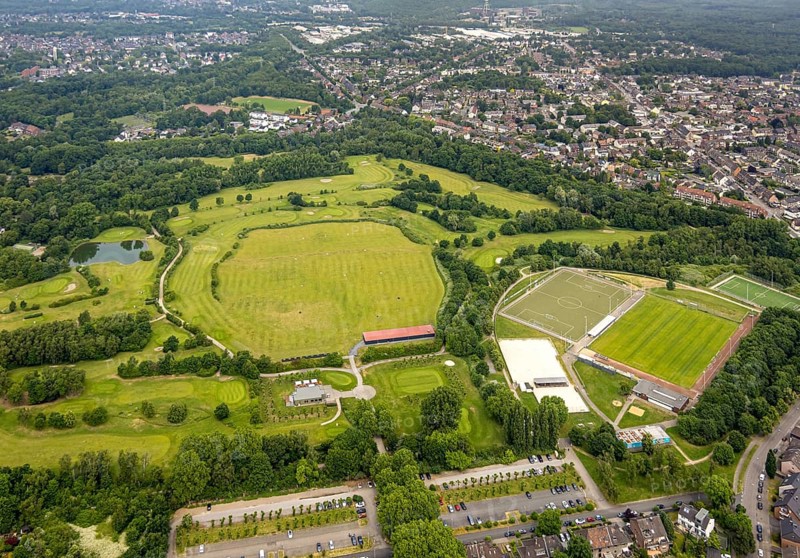 Aerial photo, POTTGOLF Oberhausen golf course and golf meadow, sports facility football pitch Jakobi, Klosterhardt, Oberhausen, Ruhr area, North Rhine-Westphalia, Germany, DE, Europe, football pitch, football stadium, football club, aerial photo, aerial photography, aerial photography, sports, sports facilities, sports field, sports facility, stadium, overview, bird's-eye view, overview, OberhausenNorth