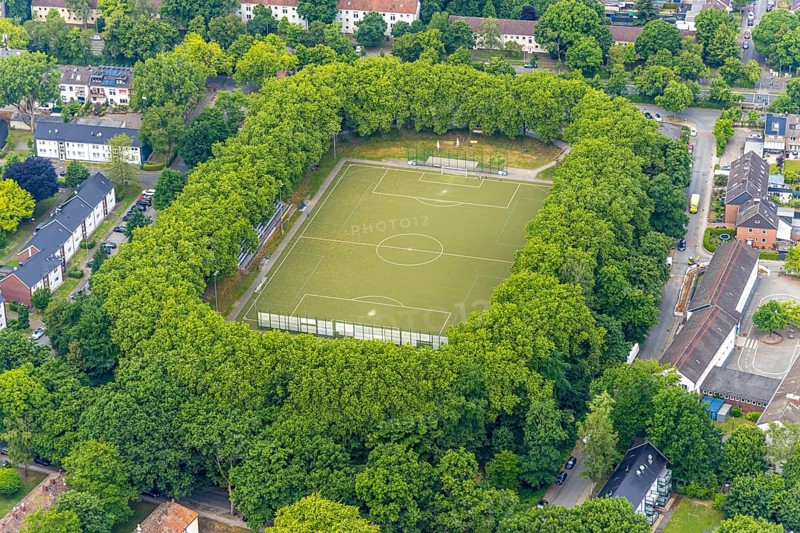 Aerial view, football stadium Am Dicken Stein, sports field with tree border, Sterkrade 06/07 football club, Tackenberg, Oberhausen, Ruhr area, North Rhine-Westphalia, Germany, DE, Europe, football field, football stadium, football club, aerial view, aerial photography, aerial photography, sports, sports facilities, sports field, sports facility, stadium, overview, bird's-eye view, overview, OberhausenNord