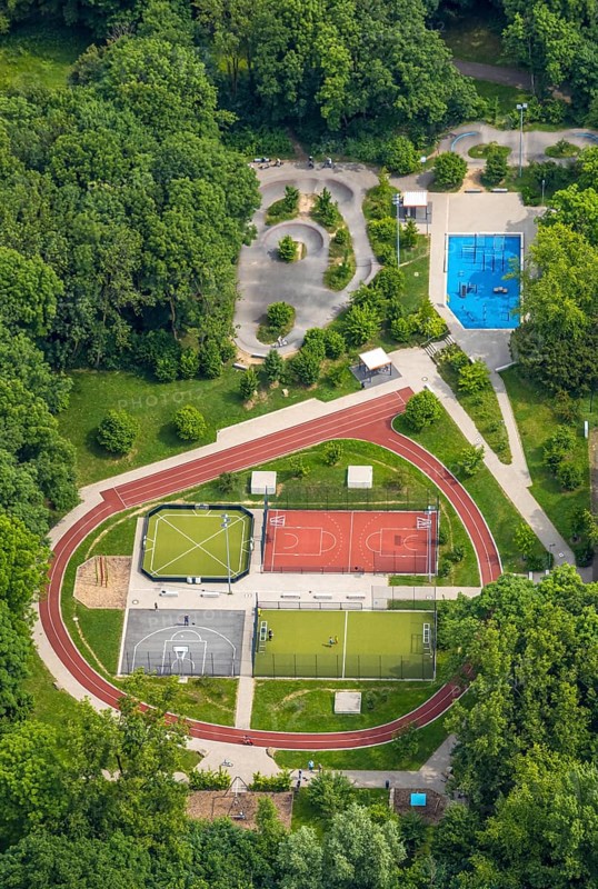 Aerial view, Revierpark Vonderort with outdoor swimming pool in the forest, Bottroper Straße, Osterfeld, Oberhausen, Ruhr area, North Rhine-Westphalia, Germany, DE, Europe, leisure centre, aerial view, aerial photography, aerial photography, park, overview, bird's-eye view, forest area, birds-eyes view, overview, OberhausenNord