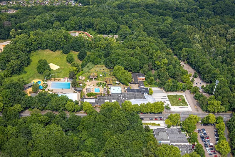 Aerial view, Revierpark Vonderort with outdoor swimming pool in the forest, Bottroper Straße, Osterfeld, Oberhausen, Ruhr area, North Rhine-Westphalia, Germany, DE, Europe, leisure centre, aerial view, aerial photography, aerial photography, park, overview, bird's-eye view, forest area, birds-eyes view, overview, OberhausenNord