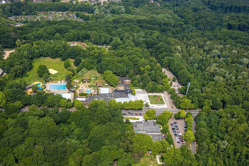 Aerial view, Revierpark Vonderort with outdoor swimming pool in the forest, Bottroper Straße, Osterfeld, Oberhausen, Ruhr area, North Rhine-Westphalia, Germany, DE, Europe, leisure centre, aerial view, aerial photography, aerial photography, park, overview, bird's-eye view, forest area, birds-eyes view, overview, OberhausenNord