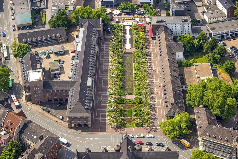 Aerial view, Friedensplatz park with pond and green trees, police station, shapes and colours, Oberhausen, Ruhr area, North Rhine-Westphalia, Germany, DE, Europe, aerial view, aerial photography, aerial photography, overview, bird's-eye view, overview, OberhausenSued