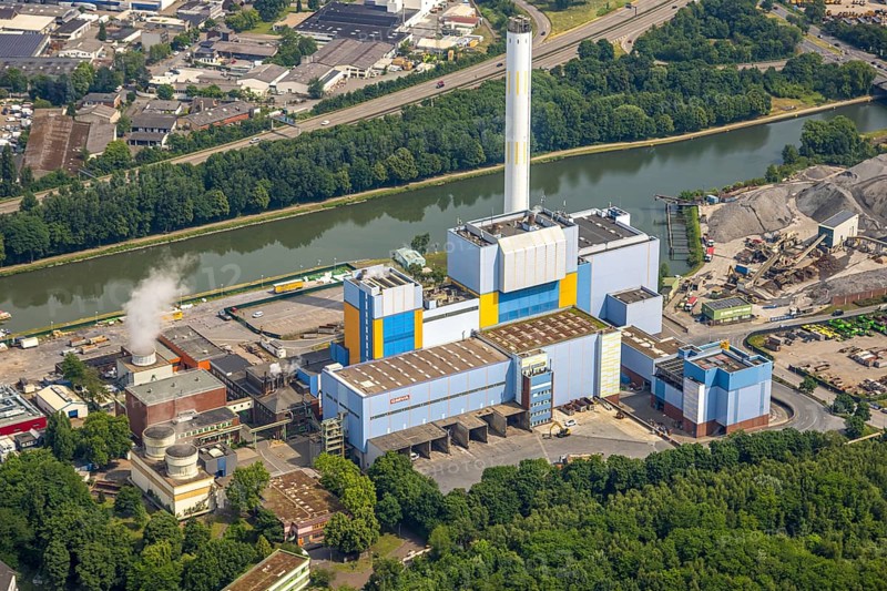 Aerial view, GMVA Niederrhein GmbH energy company, waste incineration plant, Lirich, Oberhausen, Ruhr area, North Rhine-Westphalia, Germany, DE, Europe, joint waste incineration plant Niederrhein, aerial view, aerial photography, aerial photography, overview, bird's-eye view, overview, OberhausenSued