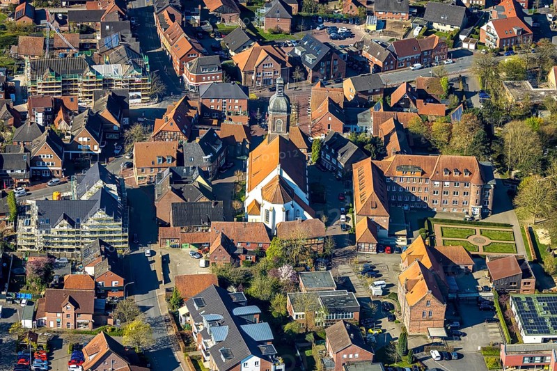 Aerial view, church St. Mauritius, children's sanatorium social institution at Mauritiusplatz, top left town hall municipal administration construction site with conversion and renovation, corner Bohlenstraße and Bergstraße, Nordkirchen, Münsterland, North Rhine-Westphalia, Germany, place of worship, construction work, construction area, building site, building plots, construction measure, construction project, construction site, authority, community centre, DE, Europe, religious community, place of worship, holy place, hospital, church, parish, denomination, infirmary, hospital, aerial view, aerial photography, aerial photography, medical facility, medical aid, town hall, religion, religious site, city administration, overview, bird's-eye view, birds-eyes view, overview, medical care
