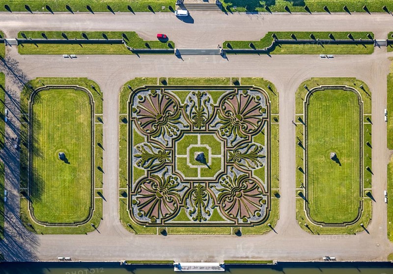 Aerial view, Nordkirchen Castle, baroque castle complex, moated castle and castle garden shapes and colours, vertical shot, Nordkirchen, Münsterland, North Rhine-Westphalia, Germany, baroque residence, construction work, construction area, building site, building plots, construction project, construction site, DE, monument protection, Europe, aerial view, aerial photography, aerial photography, castle, overview, Venus Island, Versailles style, bird's-eye view, moated castle, moated castle, birds-eyes view, overview