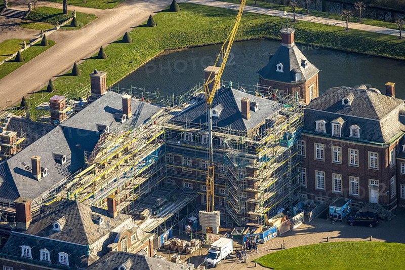 Aerial view, Nordkirchen Castle, baroque castle complex, moated castle, construction site with scaffolding on the facade, Nordkirchen, Münsterland, North Rhine-Westphalia, Germany, baroque residence, construction work, construction area, construction site, construction site, DE, monument protection, Europe, aerial view, aerial photography, aerial photography, castle, overview, Venus Island, Versailles style, bird's eye view, moated castle, birds-eyes view, overview