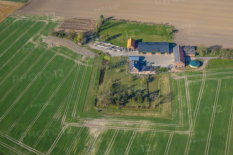 Aerial view, farm and meadow on Bahnhofstrasse, Befang, Capelle, Nordkirchen, Münsterland, North Rhine-Westphalia, Germany, DE, Europe, aerial view, aerial photography, aerial photography, overview, bird's-eye view, overview