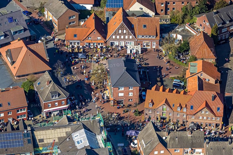 Aerial view, Holland market on Schlossstraße in Nordkirchen, stalls and 10000 visitors, Nordkirchen, Münsterland, North Rhine-Westphalia, Germany, stalls and 10000 visitors, stalls and 10000 visitors, birds-eyes view, aerial view, aerial photography, aerial photography, overview, bird's eye view, infrastructure, local view