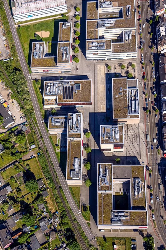 Aerial view, Hochschule Ruhr West - Campus Mülheim, dead end of the Ruhr RS1 cycle highway behind the Hochschule Ruhr-West, Broich, Mülheim an der Ruhr, Ruhr area, North Rhine-Westphalia, Germany, education, educational institution, DE, Europe, university, teaching institute, aerial view, aerial photography, aerial photography, school, school centre, overview, university, bird's eye view, further education, birds-eyes view, overview