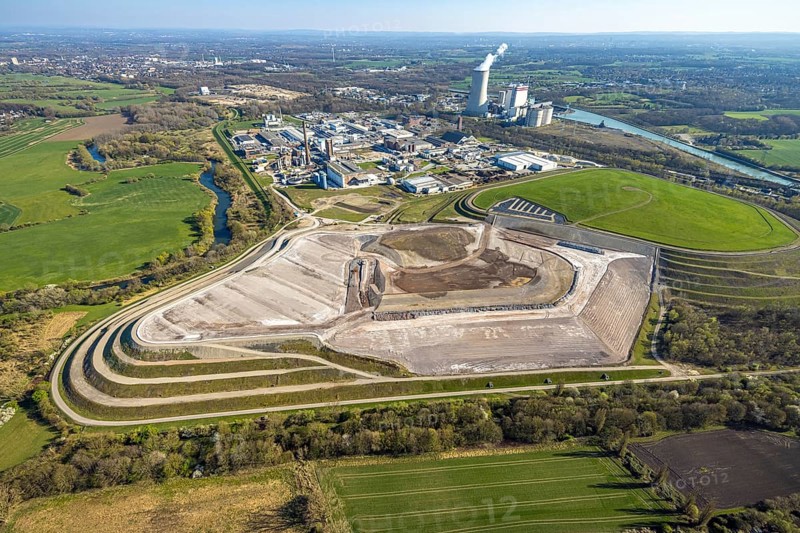 Aerial view, Landfill at Lünener Straße, Remondis Lippewerk Recycling Centre and Trianel Kohlekraftwerk Lünen GmbH, Waltrop, Ruhr area, North Rhine-Westphalia, Germany, DE, Europe, commercial enterprises, commercial area, commercial area, commercial property, commercial site, commercial use, industrial area, industrial site, aerial view, aerial photography, aerial photography, Lünen, Münsterland, overview, bird's-eye view, overview