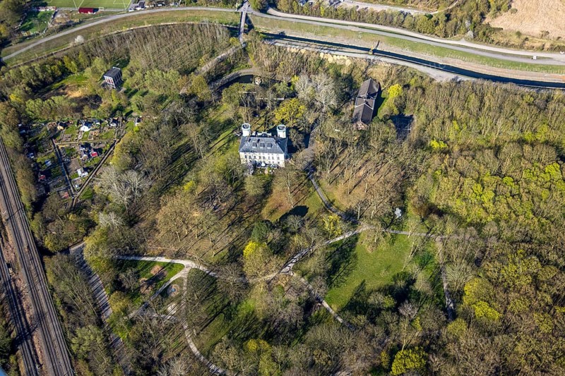 Aerial view, Schwansbell Castle with two towers, former knight's seat of the Lords of Schwansbell, Horstmar, Lünen, Ruhr area, North Rhine-Westphalia, Germany, DE, monument protection, Europe, aerial view, aerial photography, aerial photography, Münsterland, private property, castle, overview, bird's-eye view, overview