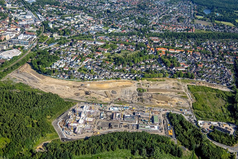 Aerial view, Landschaftspark Viktoria, construction site and new building for planned IGA 2027 and future garden, Alte Viktoria Zeche site on the river Lippe, Lünen, Ruhr area, North Rhine-Westphalia, Germany, construction work, construction area, construction site, building plots, construction project, construction site, tailings pile, DE, Europe, Halde Victoria, aerial view, aerial photography, aerial photography, new building, overview, bird's-eye view, overview