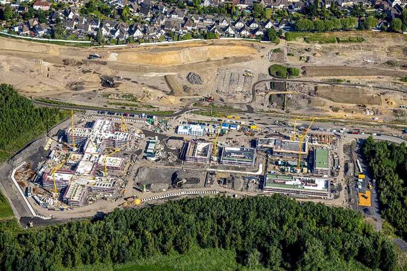 Aerial view, Landschaftspark Viktoria, construction site and new building for planned IGA 2027 and future garden, Alte Viktoria Zeche site on the river Lippe, Lünen, Ruhr area, North Rhine-Westphalia, Germany, construction work, construction area, construction site, building plots, construction project, construction site, tailings pile, DE, Europe, Halde Victoria, aerial view, aerial photography, aerial photography, new building, overview, bird's-eye view, overview