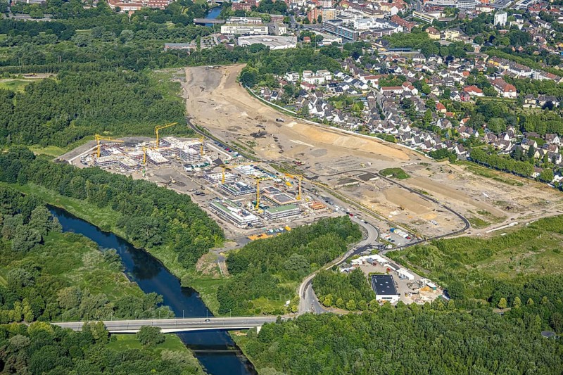 Aerial view, Landschaftspark Viktoria, construction site and new building for planned IGA 2027 and future garden, Alte Viktoria Zeche site on the river Lippe, Lünen, Ruhr area, North Rhine-Westphalia, Germany, construction work, construction area, construction site, building plots, construction project, construction site, tailings pile, DE, Europe, Halde Victoria, aerial view, aerial photography, aerial photography, new building, overview, bird's-eye view, overview