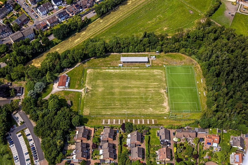 Aerial view, football stadium Dr.-Jovanovic-Glück-Auf-Stadion des SV Sodingen 1912, Börnig, Herne, Ruhr area, North Rhine-Westphalia, Germany, DE, Europe, football pitch, football stadium, football club, aerial view, aerial photography, aerial photography, sports, sports facilities, sports field, sports facility, stadium, overview, bird's-eye view, overview, HernerechtsderA43