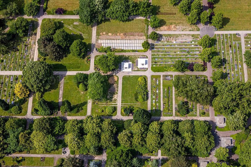 Aerial view, South cemetery with green area cemetery, Sodingen, Herne, Ruhr area, North Rhine-Westphalia, Germany, architecture, view, burial ground, trees, DE, monument, Europe, cemetery, building, memorial, gravestones, graves, graves, cemetery, green, green area, sky, chapel, landscape, aerial view, aerial photography, aerial photography, nature, park, perspective, religion, summer, urban, southern cemetery, daylight, overview, urban, bird's-eye view, birds-eyes view, European, peaceful, historical, above, overview, quiet, vegetation, HernerechtsderA43