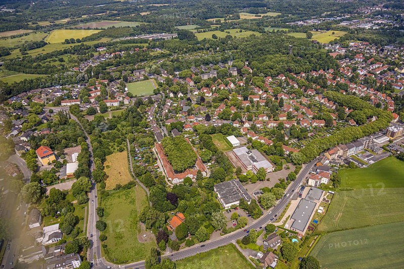 Aerial view, residential area local view Börnig with housing estate Teutoburgia Bergmannssiedlung with group of trees in the inner courtyard, also garden city Teutoburgia, Börnig, Herne, Ruhr area, North Rhine-Westphalia, Germany, workers' houses, workers' housing estate, miners' housing estate, mining settlement, DE, Europe, property tax, real estate, aerial view, aerial photography, aerial photography, estate, overview, bird's-eye view, housing estate, housing and living, residential area, quality of living, residential neighbourhood, housing estate, residential area, colliery houses, colliery housing estate, birds-eyes view, overview, social housing, HernerechtsderA43